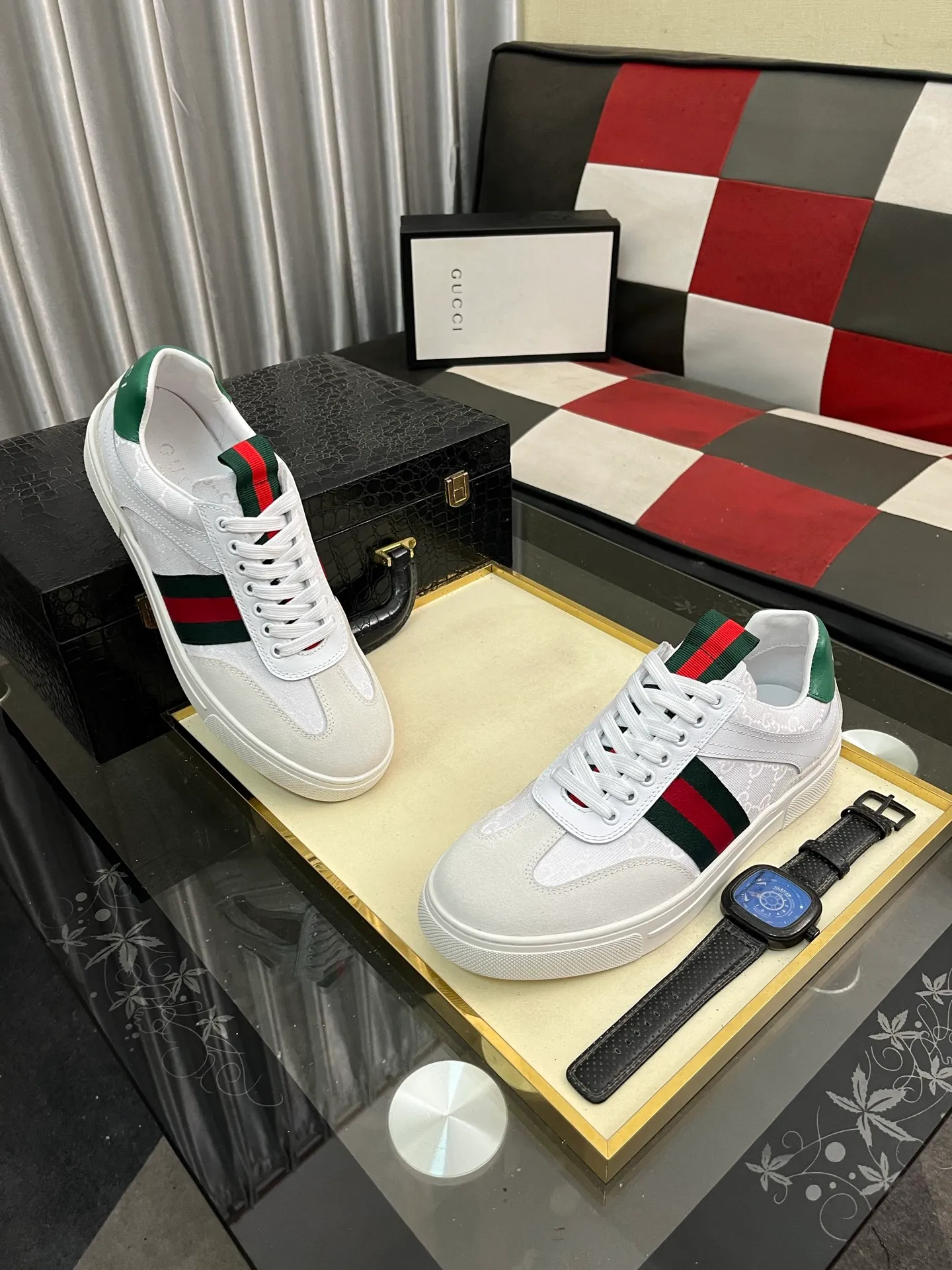 Men's Men's Shoes 💰440 ⌚️⌚️[GUCCI] Gucci men's casual shoes are absolutely popular 🔥The ultimate matching item for trendy men! The charm of super texture is irresistible, the main recommendation, the flower leather color is bright! The upper is made of high-quality brand printed fabric with cowhide, breathable leather lining and wear-resistant rubber sole, noble and elegant! Extremely comfortable🎁🎁You can be as handsome as you want💪 Available in sizes 38-44 and 5️⃣colors